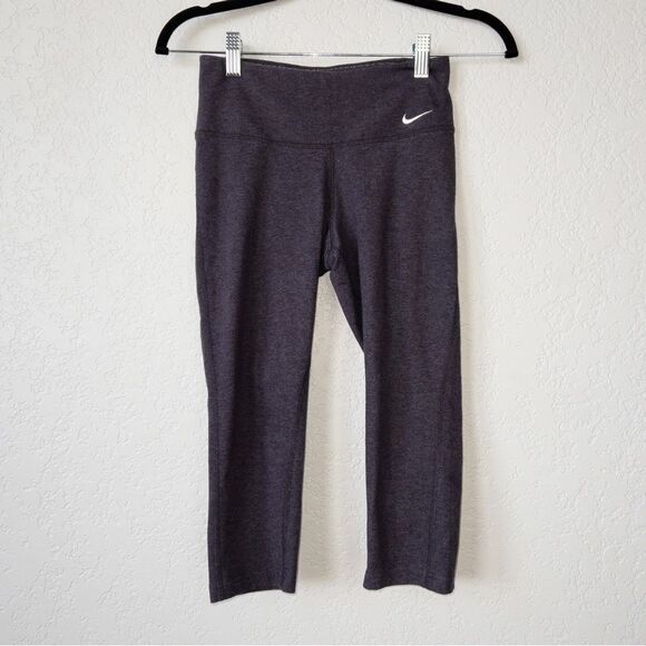 Nike Gray Cropped Dri-Fit Athleisure Leggings Size XS - Picture 1 of 5